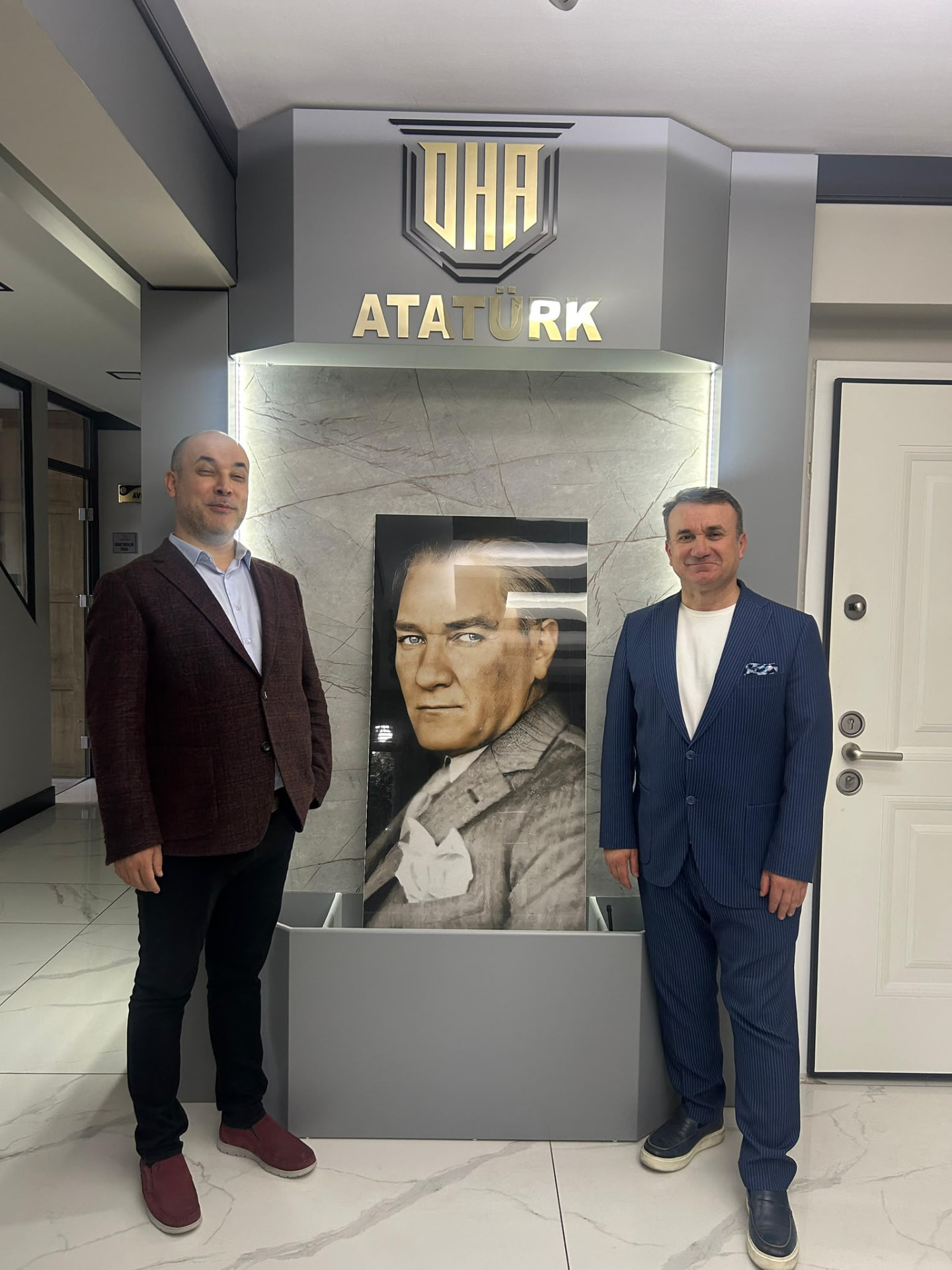 Av. Hakan Dimdik ile birlikte